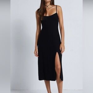 Elegant Black Sleeveless Dress with Slit